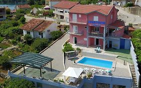 Apartments Neda